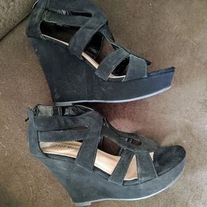 Trendy Platform shoes, with zip closure